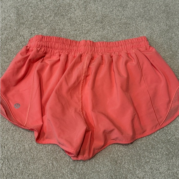 Lululemon Athletica HOTTY HOT LOW-RISE LINED SHORT 2.5" — Raspberry Cream - Picture 3 of 5